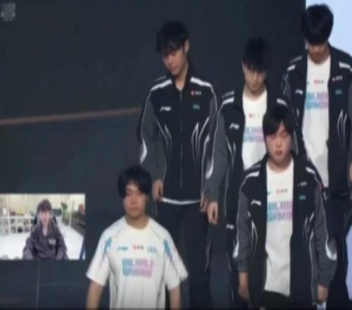 Doinb:BLG明年要做的事情求Tabe回來,怎麽換打野都不是最重要的