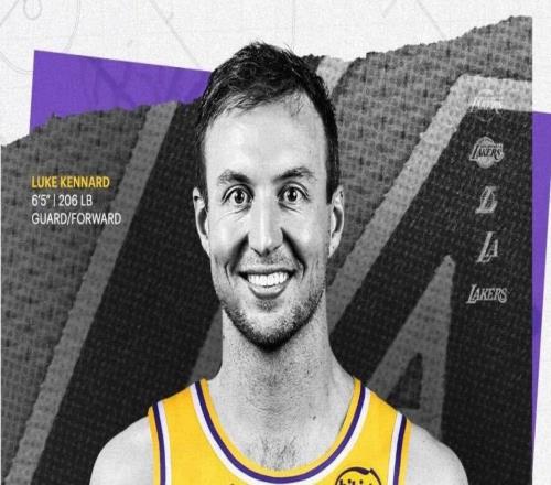 美媒为湖人换肯纳德评A！14+3名单存1空位湖媒列10潜在买断人选