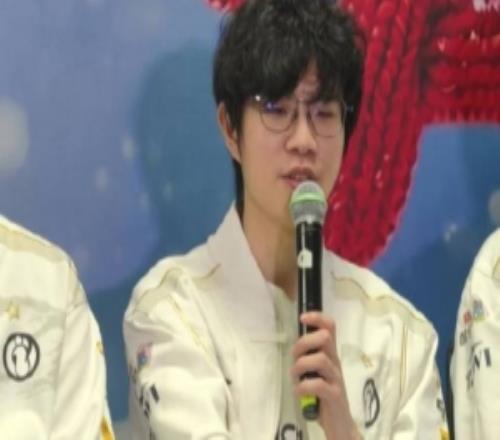 photic預測決賽對手：JDG吧他們很強爭取和他們打出精彩的決賽