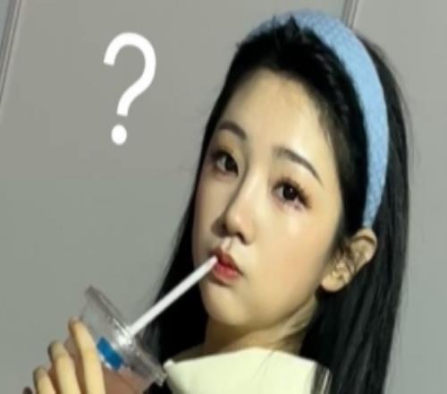 LPL主持人十月晒照：在后台