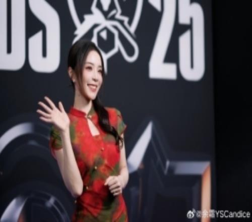 主持人余霜分享工作照：今天的花絮！還有羊肉串串！