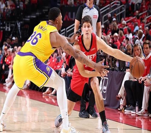 季後賽至今投籃命中率26.7%，火箭後場新星是真的打不了硬仗