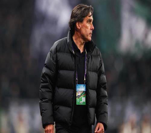 官方:河南队主帅丹尼尔拉莫斯当选2025赛季中超最佳教练员