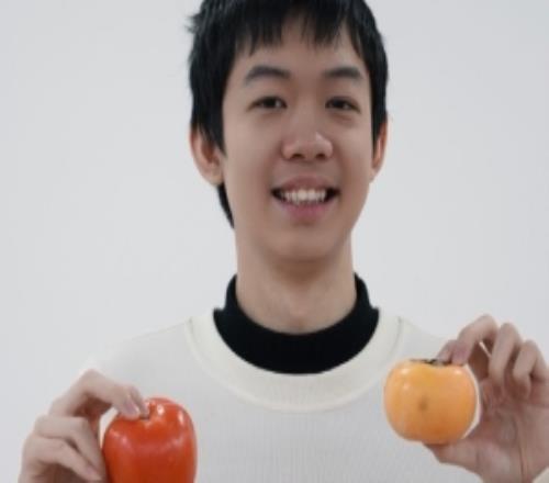 LNG發布選手整活照片：大年初七，來一波五小瓜的新春表情包