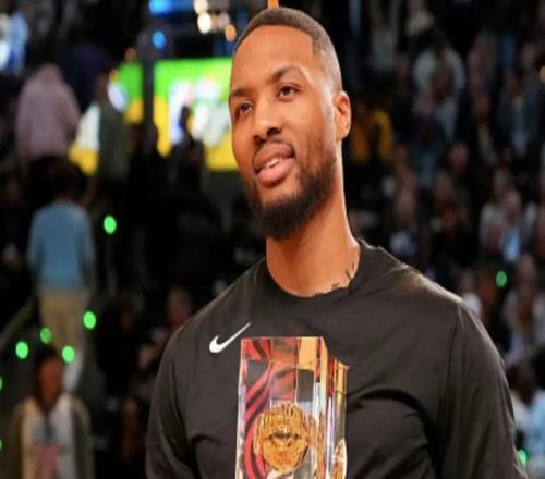 卡子哥是當代喬丹，華子是喬丹私生子，卡子打華子，就像爸爸打孩子！