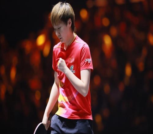 仍是日乒的“嘆息之墻”！王曼昱橫掃張本美和晉級大滿貫四強