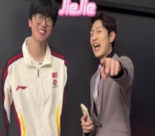 主持宸宇发布问答：大心脏jiejie！二分之一概率真让他装到了！