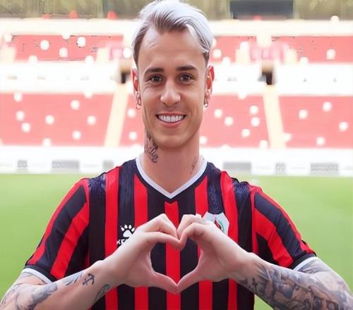 国安队锋线提前完成一笔续约!上赛季斩获中超联赛金靴,值得期待