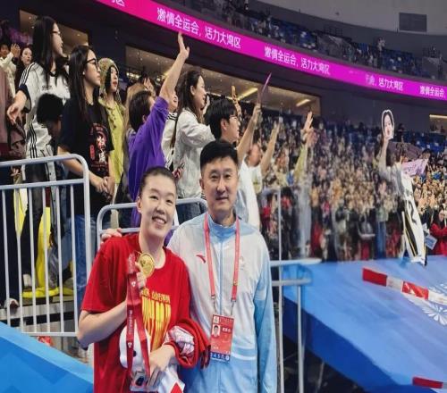 广东女篮夺冠,佛山一体育老师功不可没