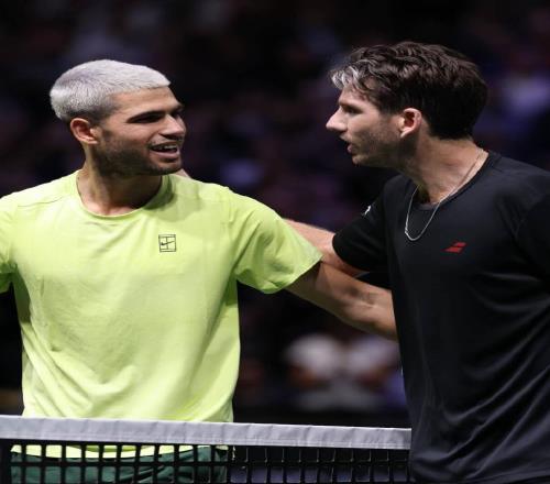 和纳达尔一样不擅长室内硬地阿卡:真的失望!