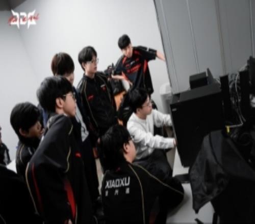 不敵TES後JDG發布賽後返圖：短暫休整，調整狀態！
