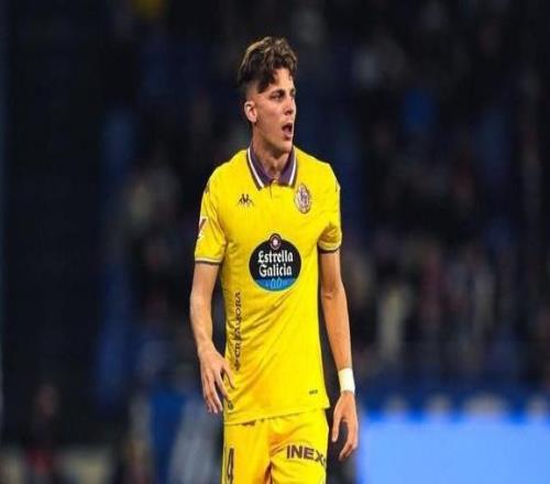 奇招！巴拉多利德球員防守中親吻對手，后者揮拳反擊遭紅牌罰下