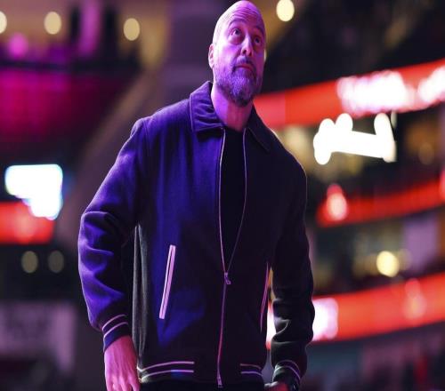 斯通拒签琼斯,火箭第4控卫转正稳了场均2+1+1,季后赛值得重用