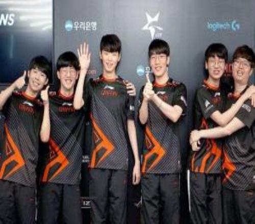 散是满天星S15八强队伍，有五支队伍里有昔日GRF选手！