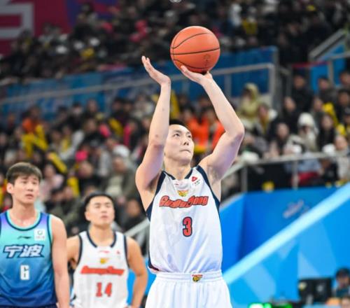 拿600萬，9投7鐵，在場輸10分！球迷：輸球從你超遠三分打鐵開始