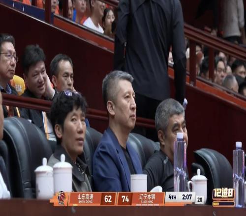 颜面尽失！季后赛12进8：山东男篮崩盘，巩晓彬杨鸣：1人太重要