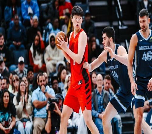 完爆扎克埃迪+逼退里斯!开拓者扶正杨瀚森,亚洲第一中锋诞生了