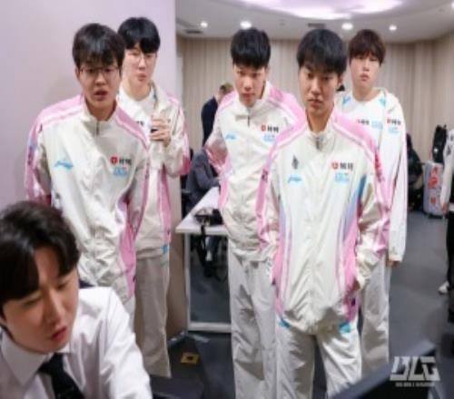 超话热议BLG首局不敌JDG：稳赢的局为什么要想点子惩戒也太差了