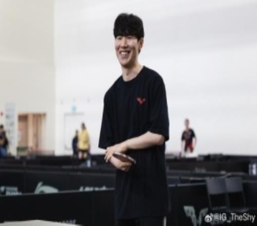 TheShy更博曬WTT新加波現場照：很愉快的一次體驗感謝WTT的邀請