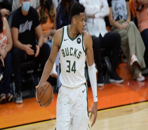 赛季才刚过了三分之一,三大核心后卫被摆上交易货架,谁有他们惨