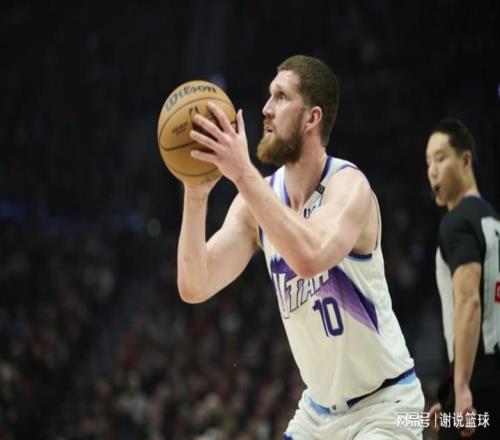 FW策划火箭跟爵士交易,可争取9+3神射,送两替补+次轮签