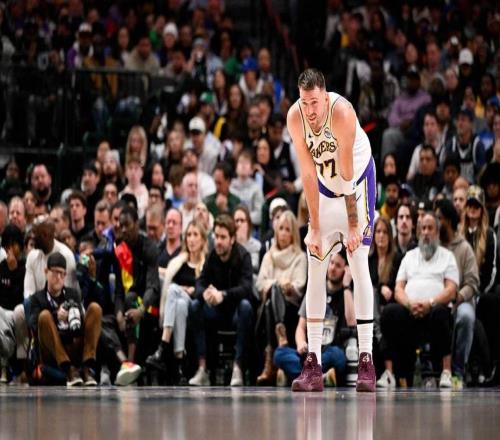 搞笑,湖人队东契奇拒绝球场上与马歇尔换球衣的原因:不想露身材