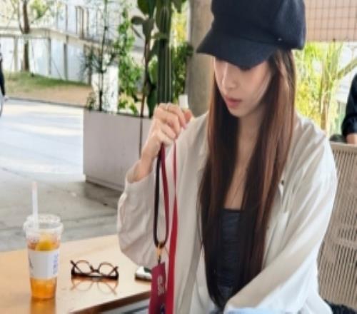 希然曬照遛狗：好開心哦強種狗和老友