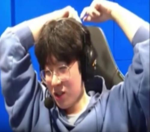 Zeus：這次去中國的時候，其他隊友都隻吃中餐，不吃韓餐