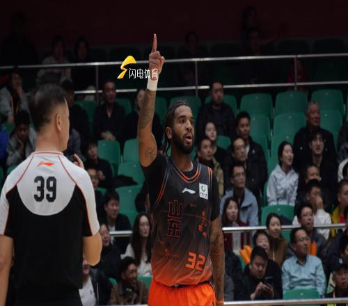 终止连败！山东高速男篮11591主场大胜天津队