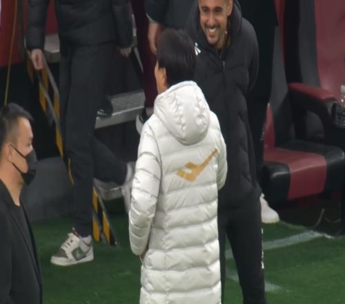 海港汗颜吗亚冠对手怕输球被骂!球迷:我们是中超冠军,气不气