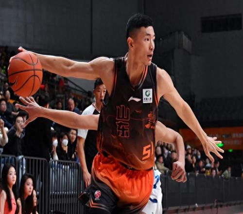 山東男籃勝新疆不足喜，穩(wěn)定性差，陶漢林過早五犯，得分首次破百