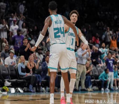 黄蜂狂胜55分!三球17+5创纪录,乔治7中2乐福5中1,新秀高效爆发