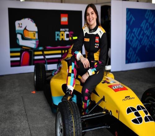 當四成F1觀眾已是女性，女車手們正加速駛入F1賽場