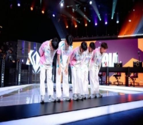 LPL發布BLG賽後返圖：碧帆映前路，破浪定首勝