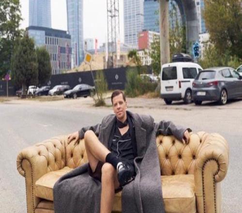 什琴斯尼自曝更衣室抽烟,顺便安慰了巴萨小将