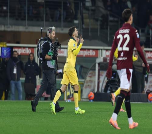 意甲最新積分戰(zhàn)報(bào)：前2積分相同，米蘭奇跡逆襲，熱那亞絕殺