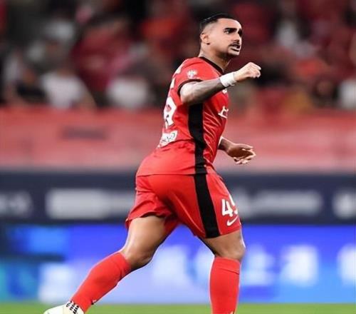 喜訊！中國男足留洋意大利首位00后誕生，新東家曾拿過意甲冠軍