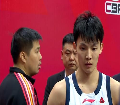 CBA：龐崢麟23+7力壓徐杰，三分絕殺1分險勝！薩林杰空砍22分
