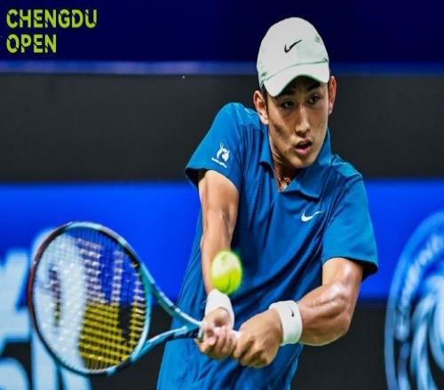 ATP成都站首轮：卫冕冠军商竣程21击败博格斯，取得开门红