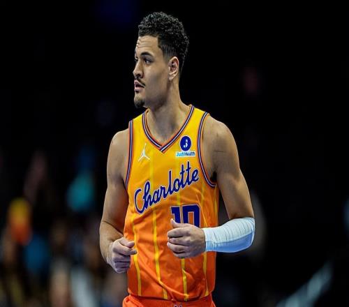 面对火箭打出赛季最佳之战,黄蜂替补侧翼大将的状态也在不断回暖