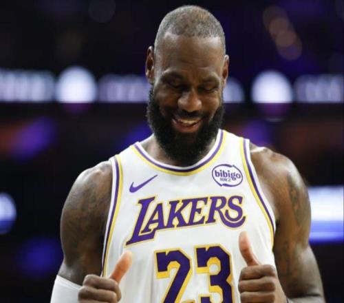 湖人贏球仍有隱患，東契奇犯一錯誤！詹姆斯創(chuàng)紀(jì)錄，一人使用正確