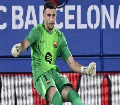 世体:埃尔切球迷对西人时喊要霍安加西亚的头,被西甲举报