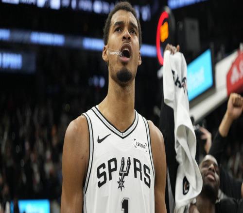 60分钟轰63分,NBA历史第三人!不必担心詹杜库老去,新门面来了