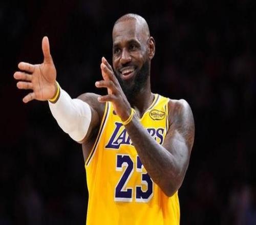 没勒布朗湖人会更好詹姆斯：这样说报纸更好卖播客也更有流量