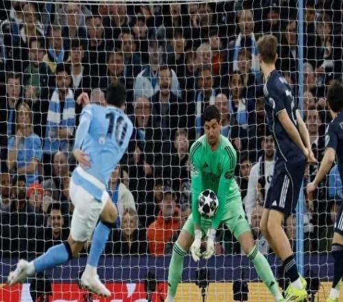 库尔图瓦重伤休战六周:右腿股四头肌受损,无缘对拜仁