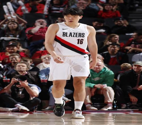楊瀚森做到了！上一個在NBA得分上16的中國球員是易建聯(lián)