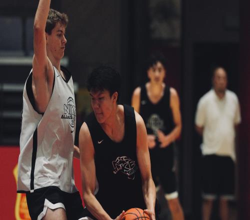 朱芳雨賭對了！廣東隊(duì)“空間型中鋒”打出身價，至少能進(jìn)NBA次輪