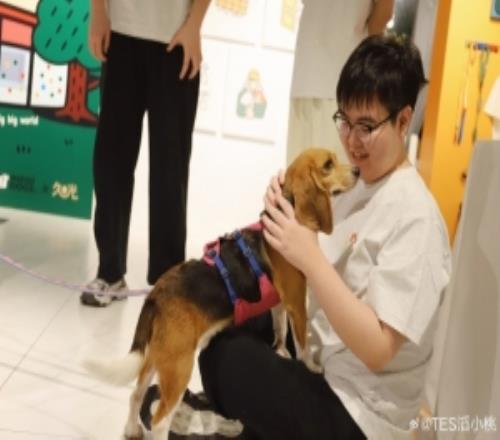 TES曬基地寵物：讓讓都讓讓！比格大王駕到
