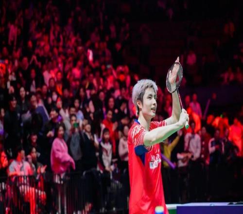 聚焦2025天王杯致敬羽坛名宿，“国羽F4”再聚首见证石宇奇夺冠