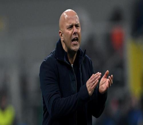 全市场:利物浦球迷一直在唱斯洛特之歌,用行动支持主教练